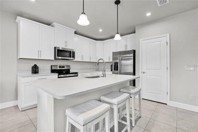 Foto del edificio - 8352 Greenway Ave