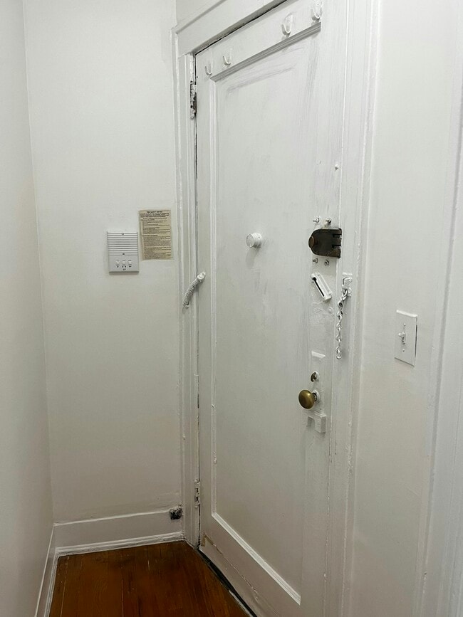 Building Photo - 43-36 42st, Unit 3F