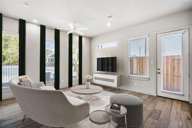 Foto del edificio - 5237 Hillman St