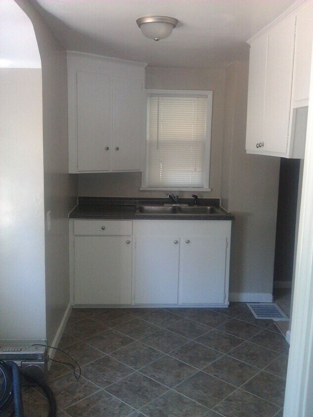 Foto del edificio - 2 Bedroom Plain Township Ranch for Rent