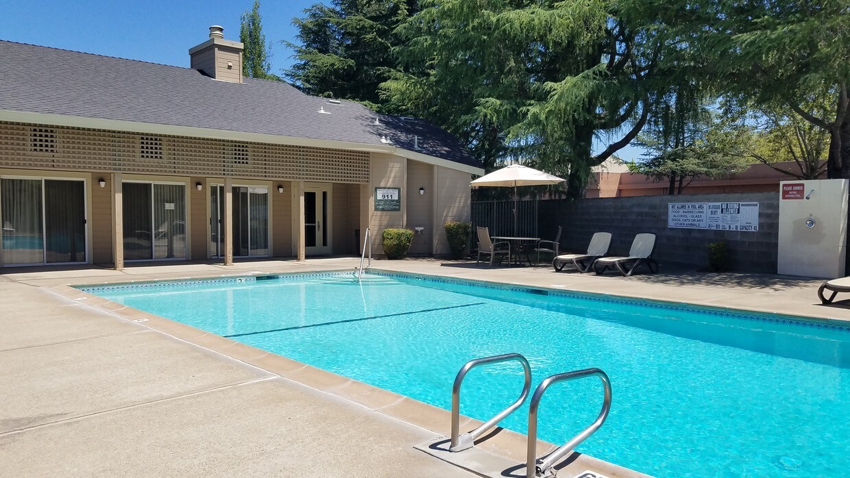 Foto principal - 11150 Trinity River Dr