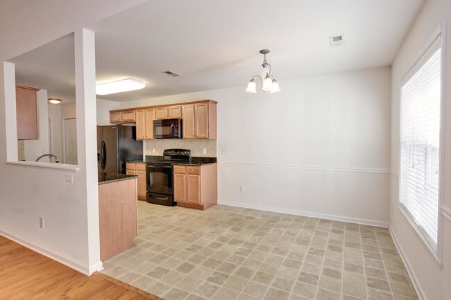 Building Photo - 1522 Langdon Village Dr