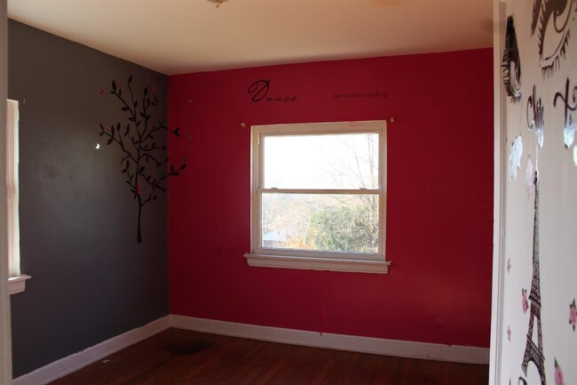 Foto del edificio - 2311 Nicholson Ave
