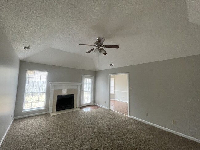 Building Photo - 6980 Lagrange Cir N - $300 OFF FIRST MONTH...