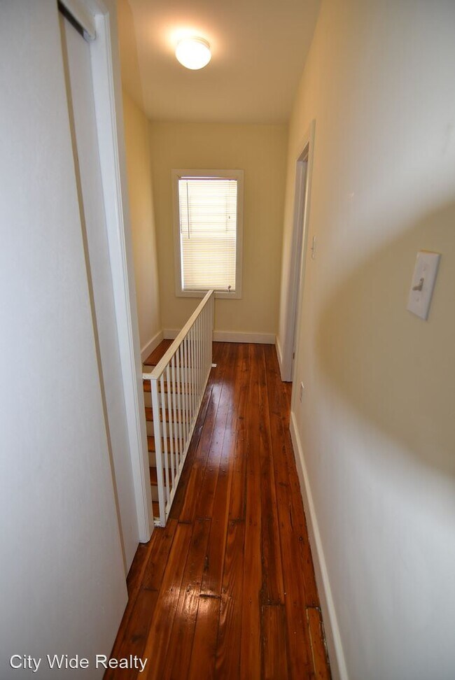 Building Photo - 2 br, 1 bath House - 3082 Weikel street