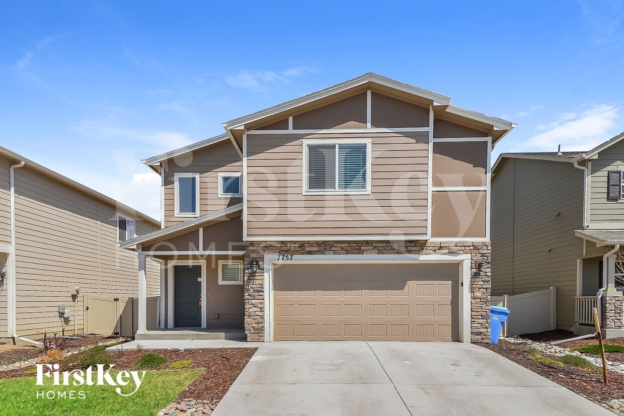 Foto principal - 7757 Benecia Dr