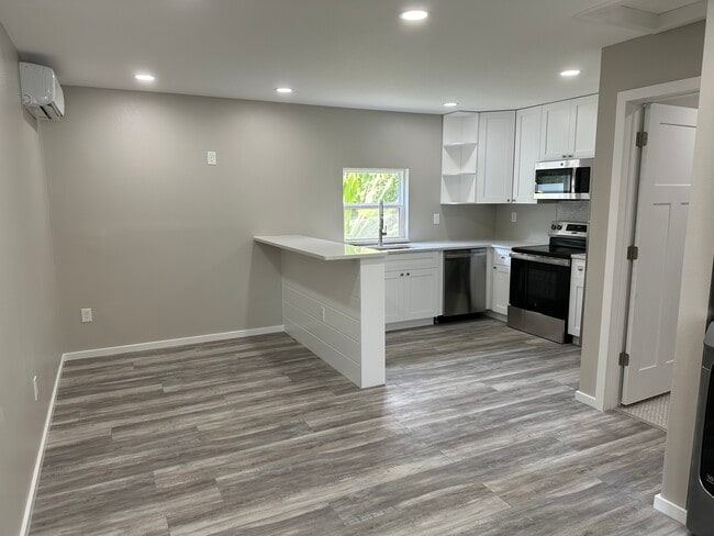 Building Photo - 7020 Mango Ave S