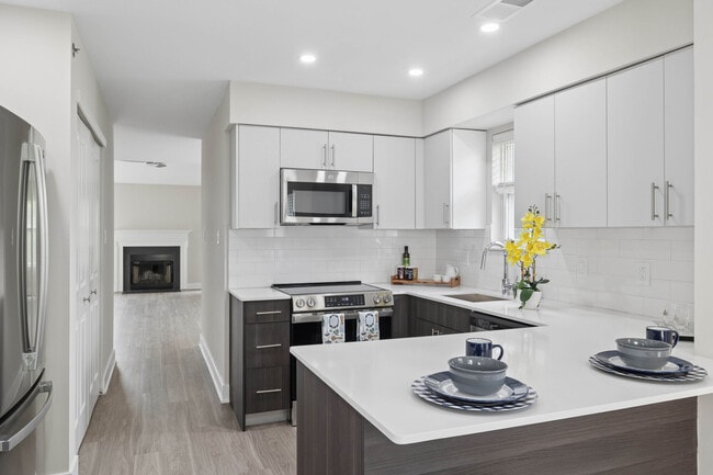 Building Photo - Exeter Village Apartments