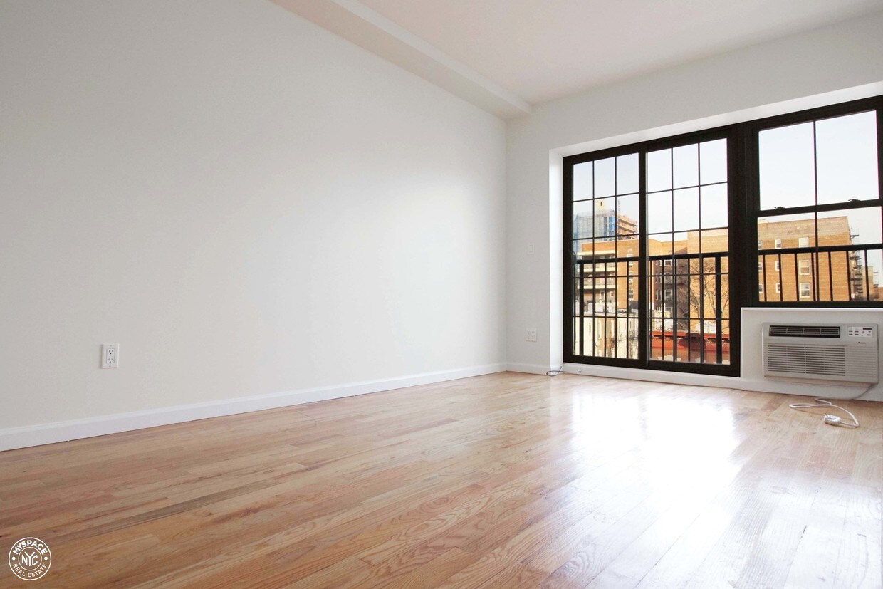 Foto principal - 681 Classon Ave