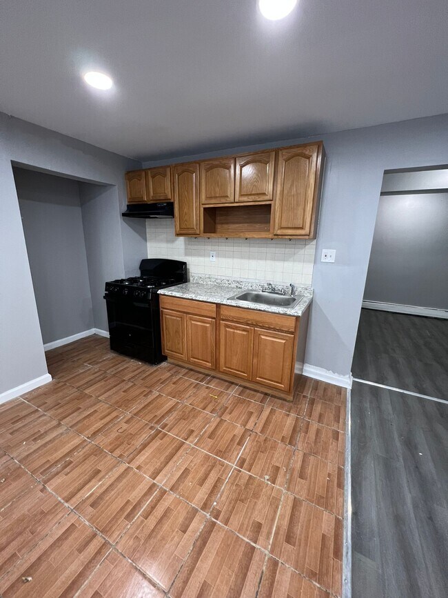 633 Nye Ave A04 - 639 Nye Ave