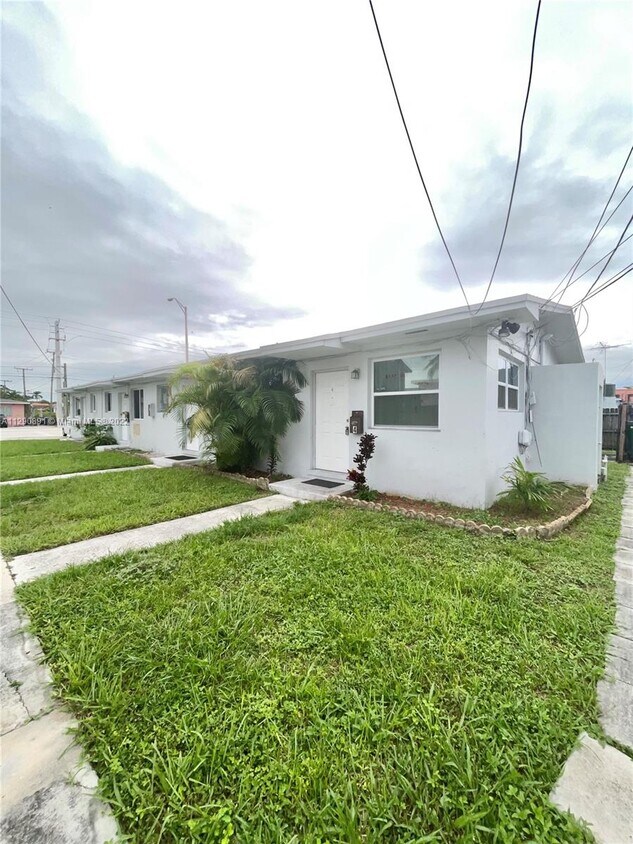Primary Photo - 5700 SW 4th St