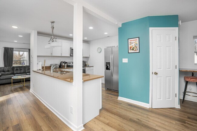 Foto del edificio - 2549 Columbia Ave