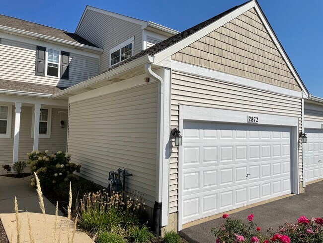 Building Photo - 2872 Vernal Ln
