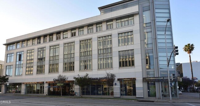 Foto del edificio - 175 S Lake Ave