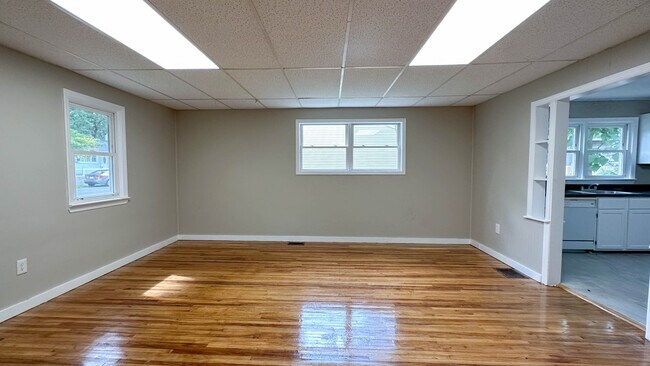 Foto del edificio - 134 Phillips Ave