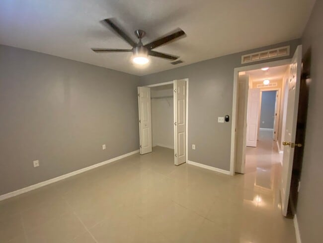 Building Photo - Vero Beach / Sebastian 3/2