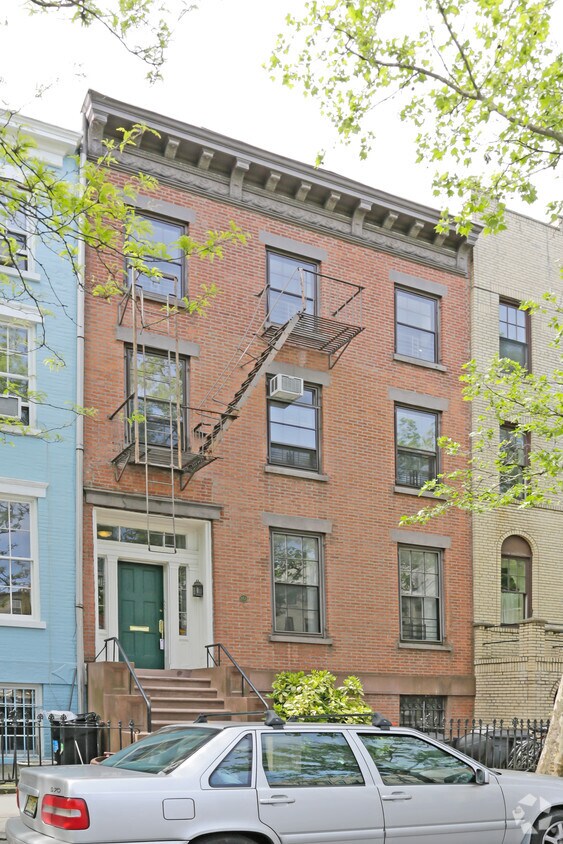 Building Photo - 168 Pacific St
