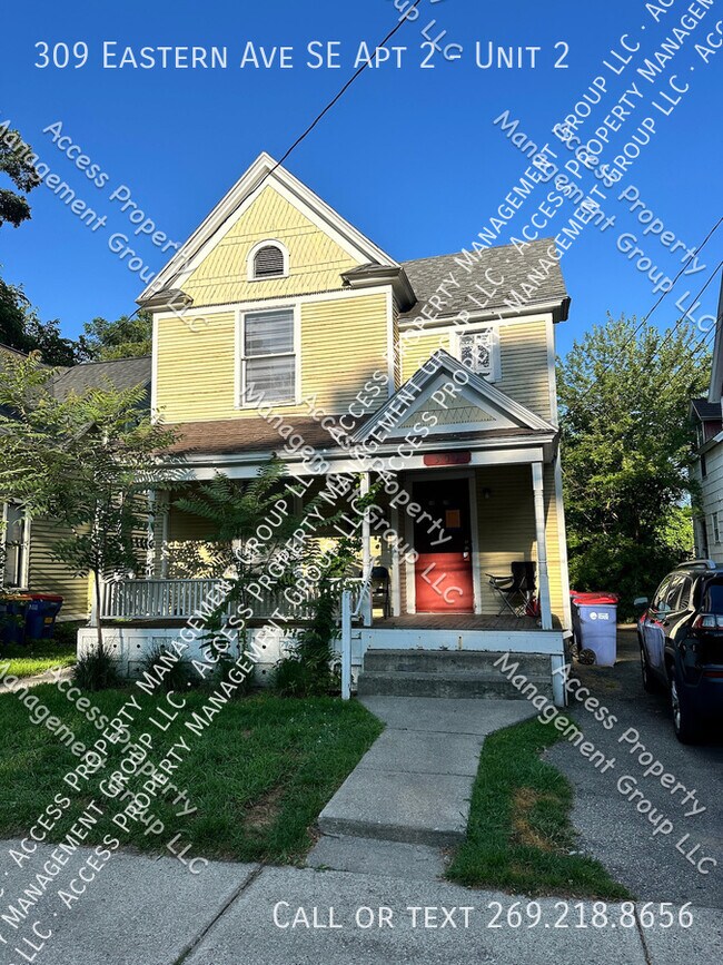 Building Photo - Cherry Hill Wealthy St Area 3 Bedroom