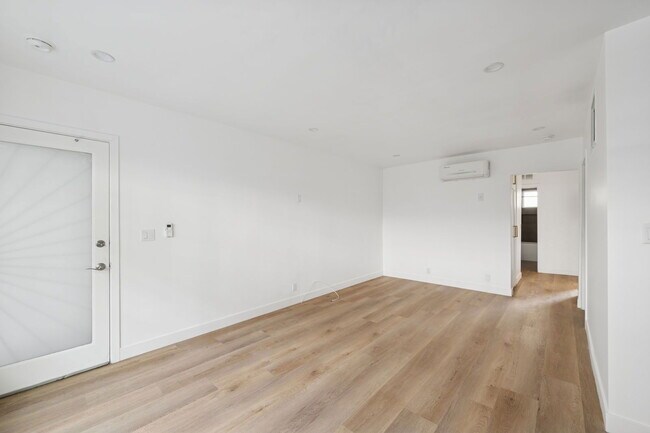 Foto del edificio - 1008 N Stanley Ave