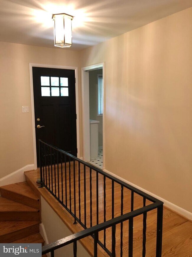 Building Photo - 6314 Waterway Dr
