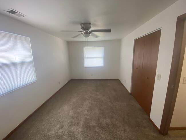 Building Photo - 318 Nordale Ave