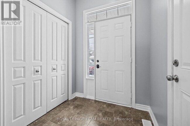 Photo du bâtiment - 943 Klondike Rd