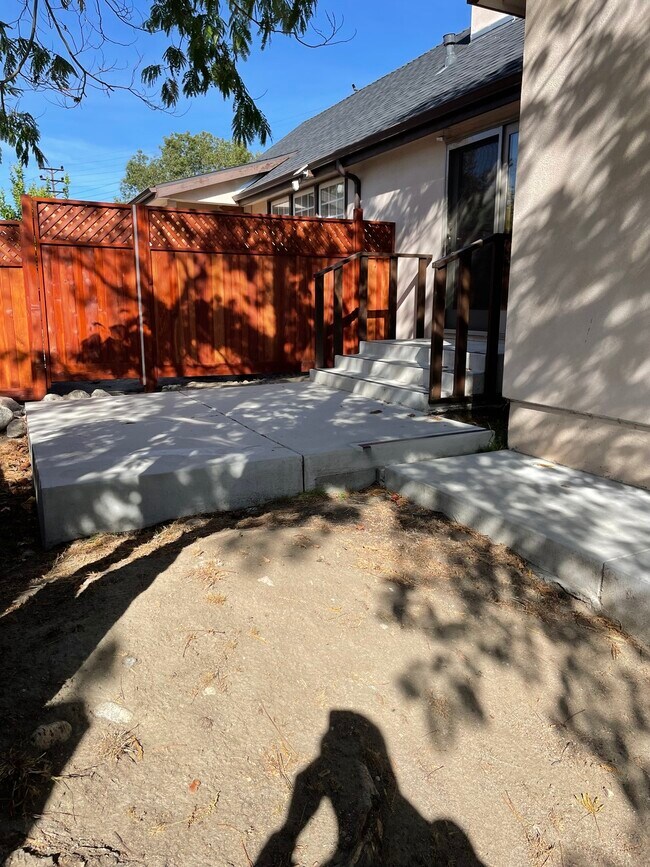 Building Photo - 4902 Forman Ave