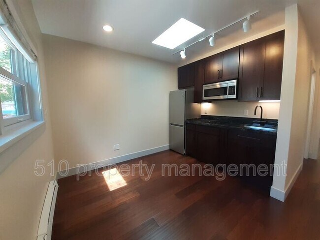 Foto del edificio - 1340 Watkins St