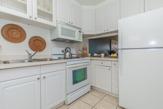 Building Photo - Loma Palisades