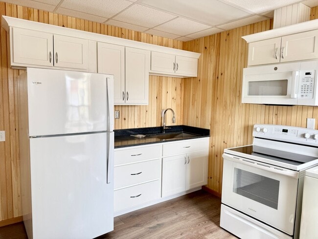 Well maintained inside and out - Well maintained inside and out Apartment