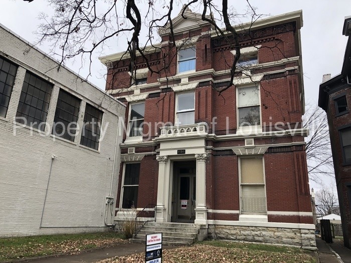 Primary Photo - Old Louisville Studio Apartment