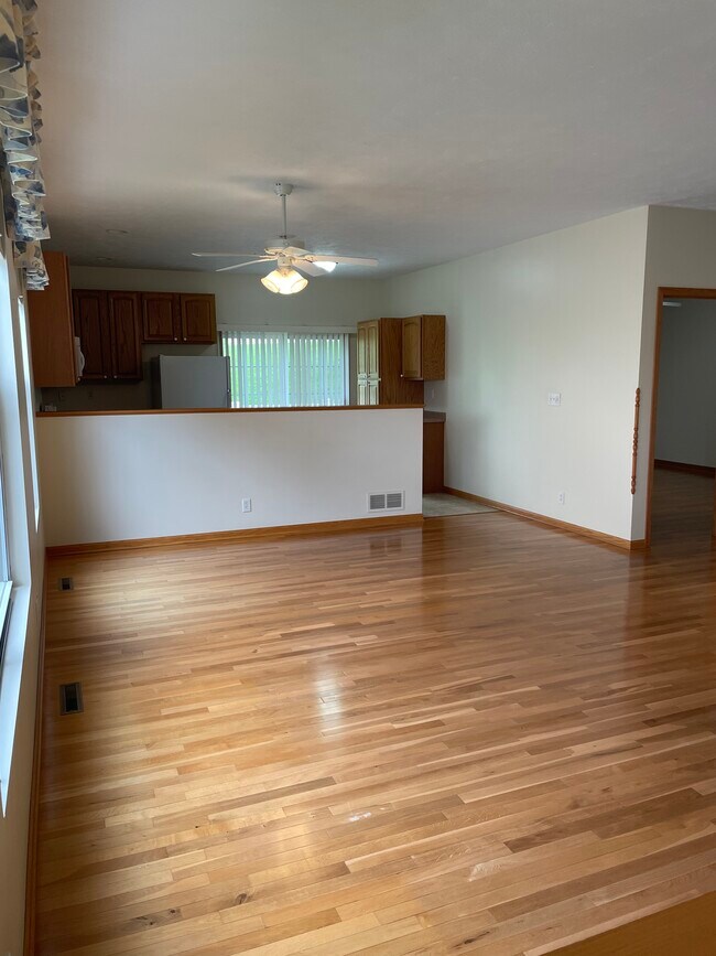 Foto del edificio - 2509 Sandhutton Ave