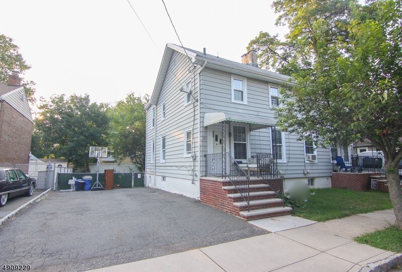 Primary Photo - 21 Montgomery Pl