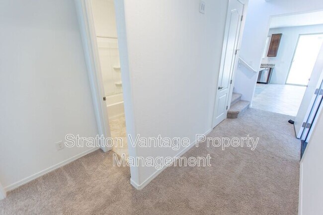 Building Photo - 14231 West El Cortez Pl