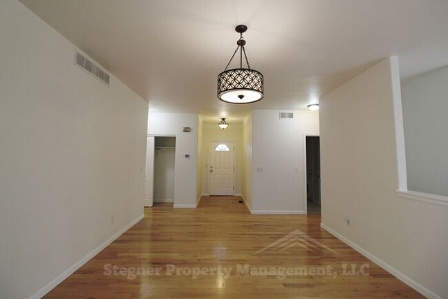 Building Photo - Wonderful Home