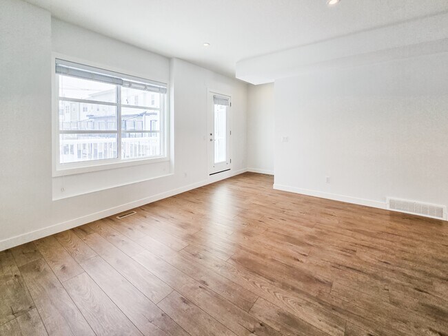 Building Photo - 14225-14221 1 St NW