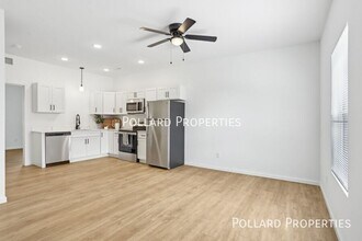 Building Photo - 1404 Parkview Dr