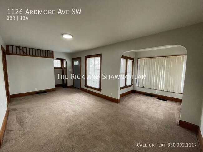 Building Photo - Three bedroom one bathroom home for rent