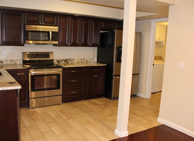 Foto del edificio - 6626 Hearthside Ct