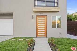 Building Photo - 2125 S Rimpau Blvd