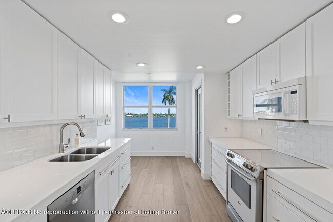 Building Photo - 1801 S Flagler Dr