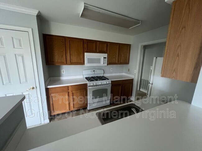 Building Photo - 11006 Koman Cir