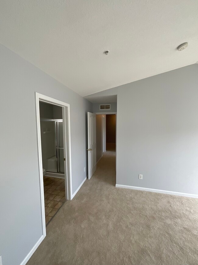 Building Photo - 28935 Cullen Dr