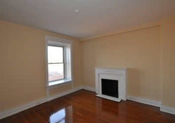 Living Room - Pasadena Apartments