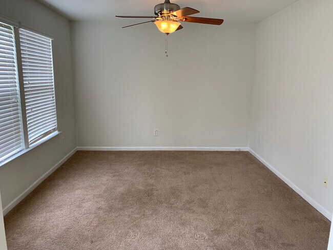 Building Photo - 138 Chatham Trace