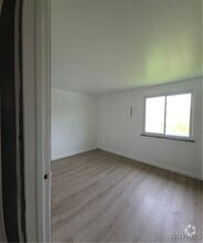 Building Photo - 50 Strasbourg Dr