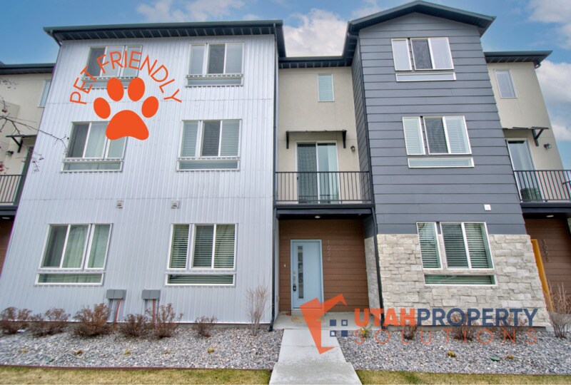 Foto principal - 1054 W State Rd