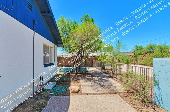Foto del edificio - 3733 N Mountain Ave