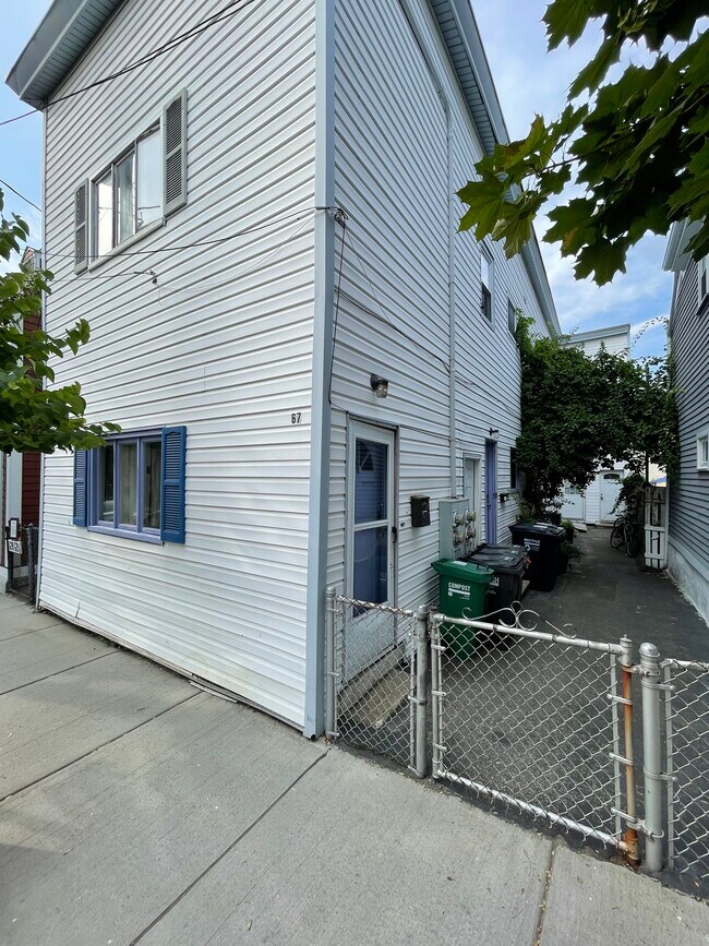 Building Photo - 67 Gore St