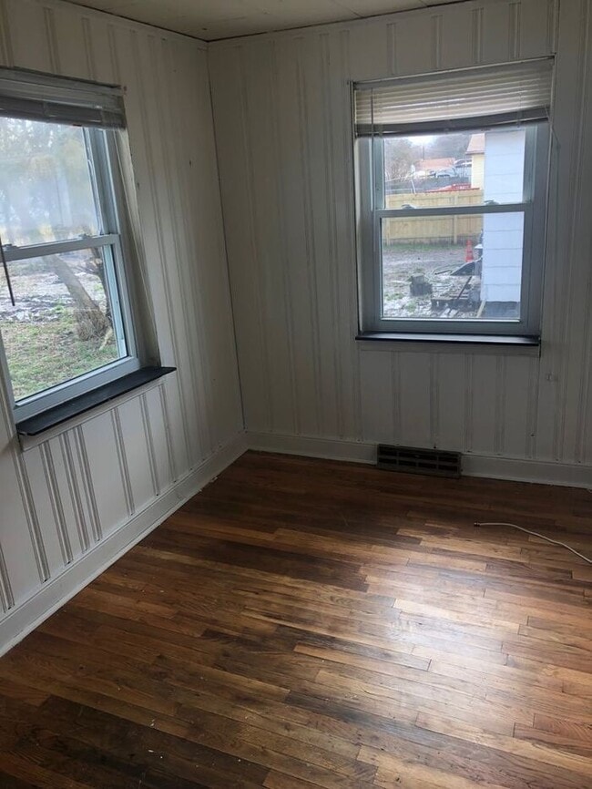 Building Photo - Lovely 3-Bedroom Home Near Everyday Essent...